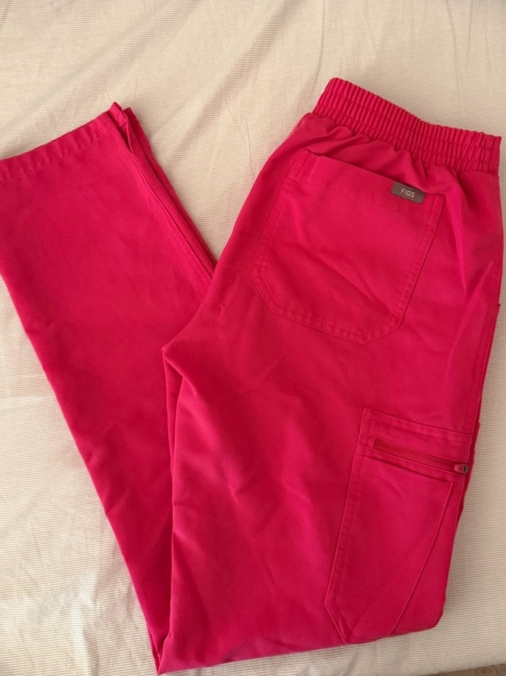 FIGS Technical Collection Straight Leg Scrub Pants in Pink XS Like New